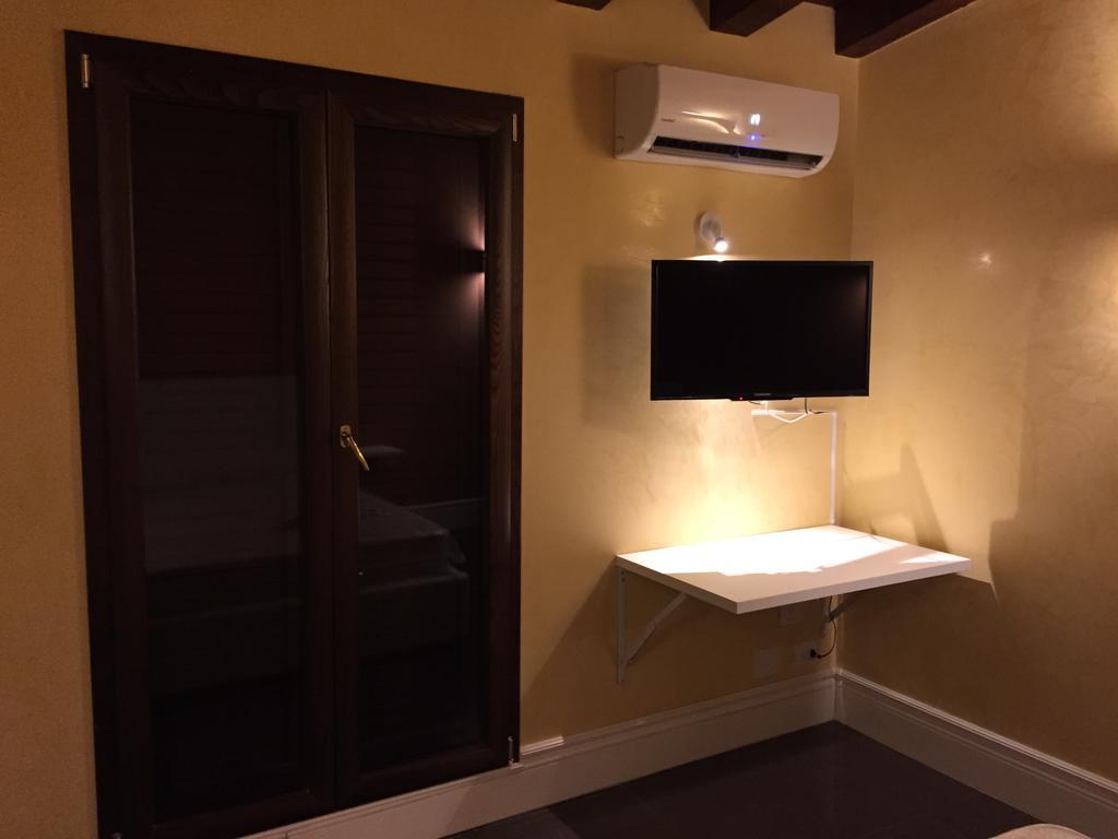 Bed and Breakfast Palazzo Eliss Маргерита-ді-Савоя Номер фото